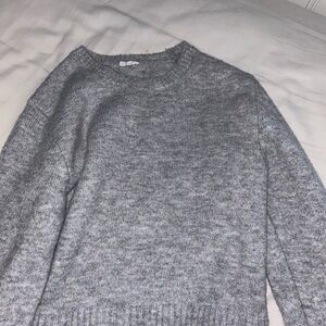 Women’s Gray Cropped Sweater